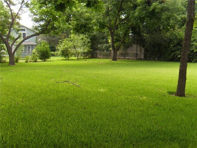 Photo - 5409 Woodview Ave