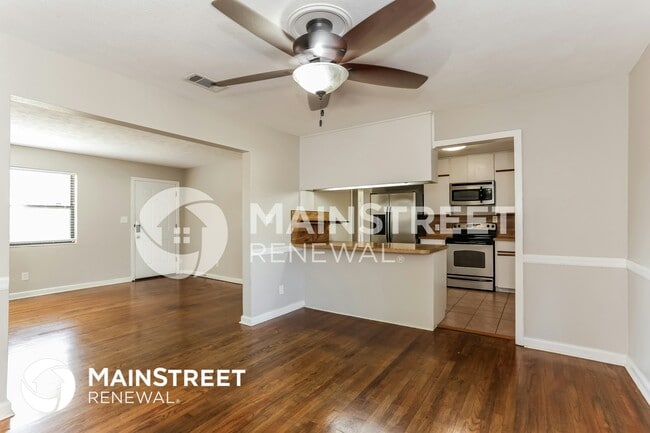 Photo - 6215 Pine Cove Ln