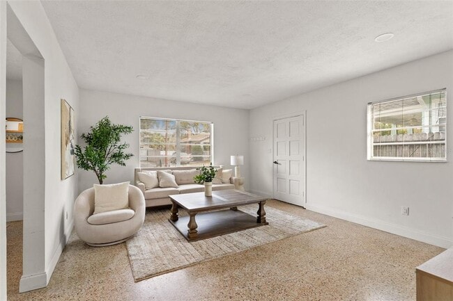 Photo - 314 W Alva St