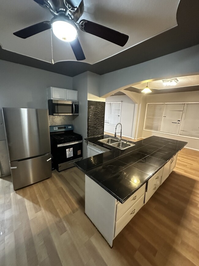 Photo - 435 S Poplar Ave