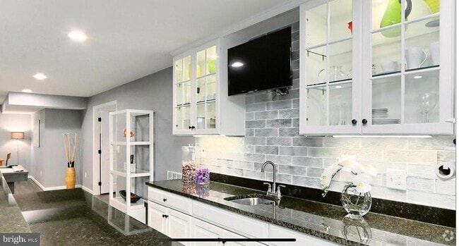 Building Photo - 6805 Lake Anne Ct Rental