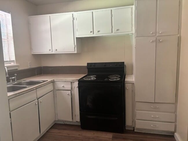 Photo - 5076 London Ln