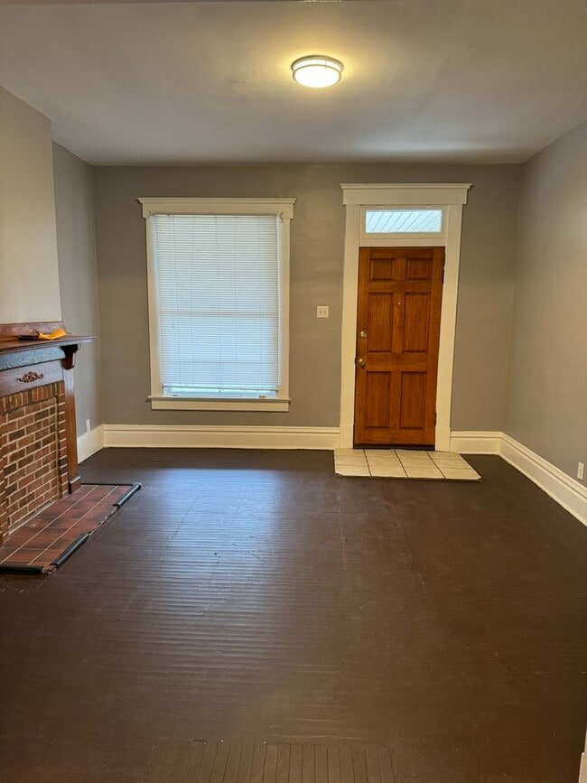 Photo - Alexander Props - Reinhard Unit 451