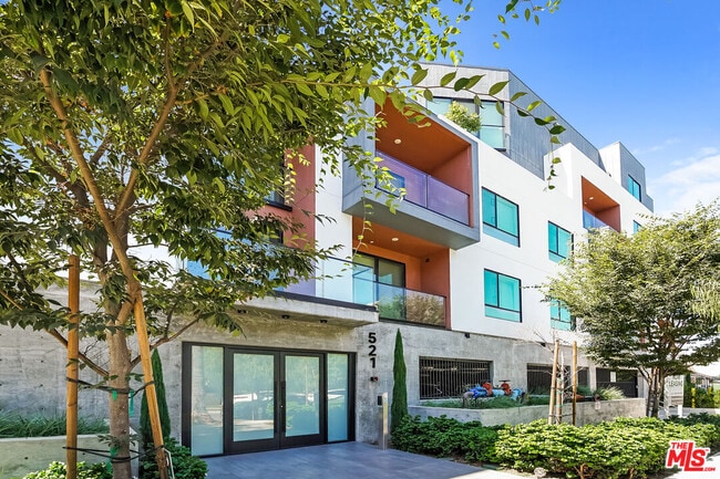 Building Photo - 521 N Gramercy Pl Unit 303 Rental
