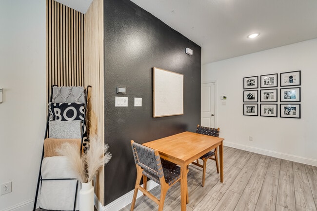 Photo - 2514 Barnwood Ln