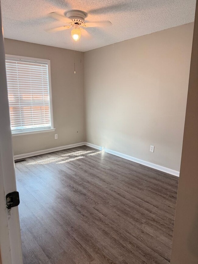 Photo - FOR RENT