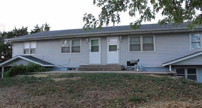 Photo - 300 W Neosho St Unit 1