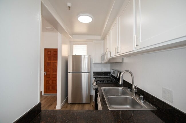 Photo - 425 N Alvarado St Unidad 110