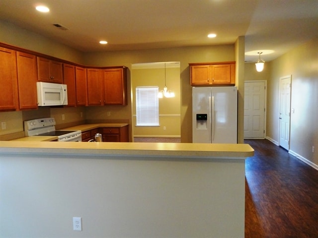 Photo - 118 Cannonsmill Ln