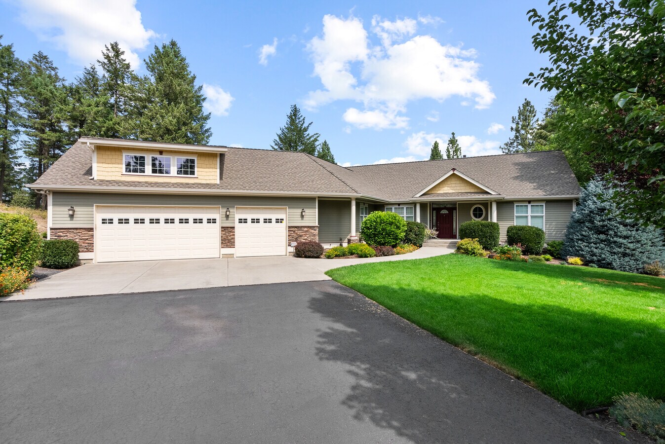 1721 E Wildflower Ln House House Rental in Spokane, WA