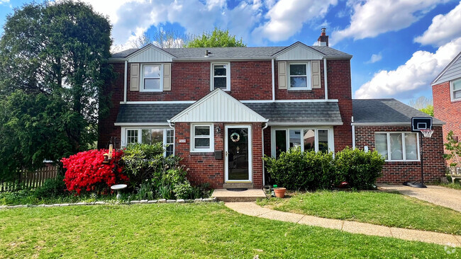 Exterior Front - 1643 Mount Pleasant Rd Rental