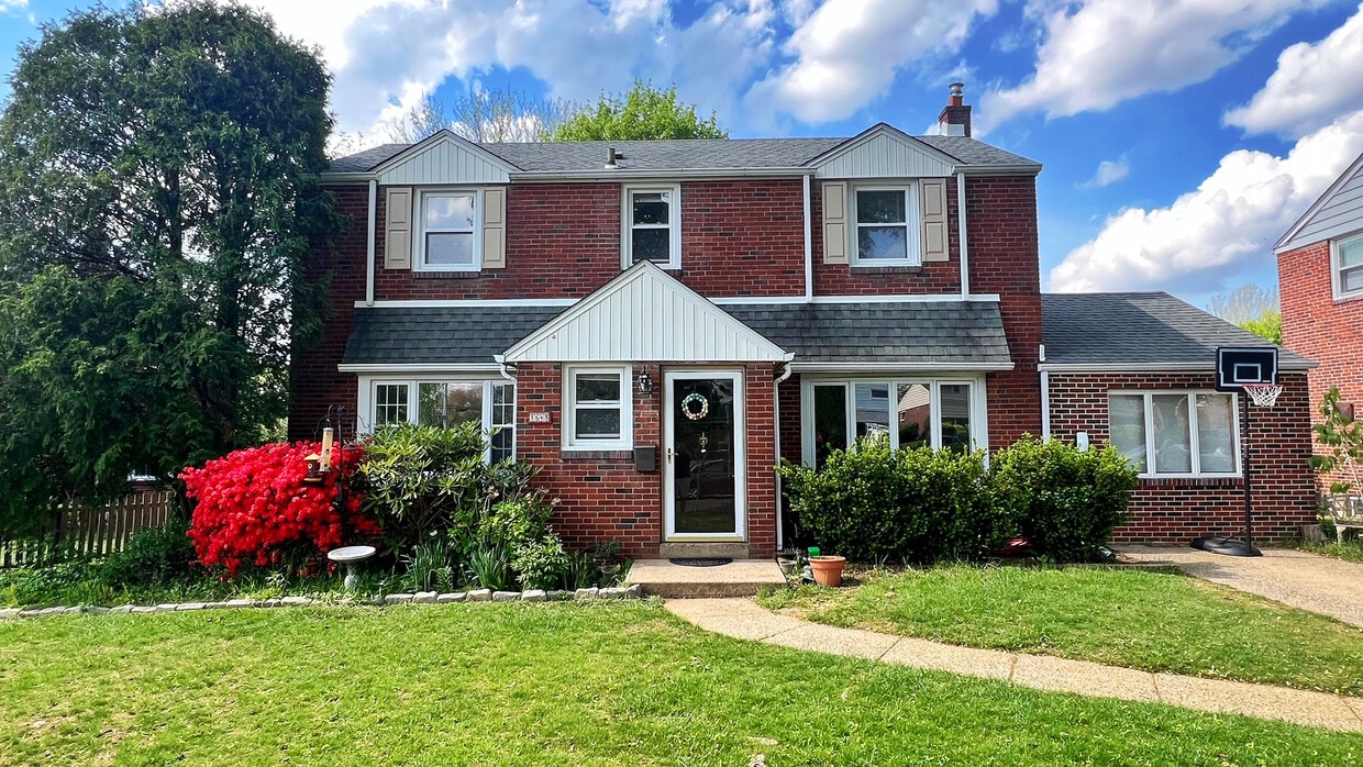 Exterior Front - 1643 Mount Pleasant Rd (Havertown, PA)