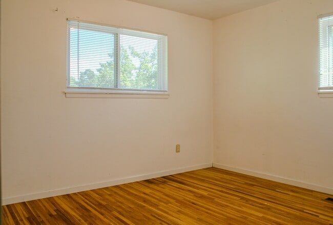 Photo - 2619 Weir Ave