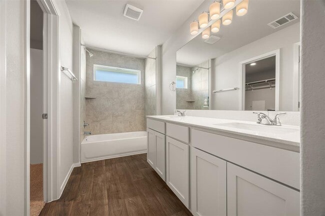 Photo - 158 Linnet Ln