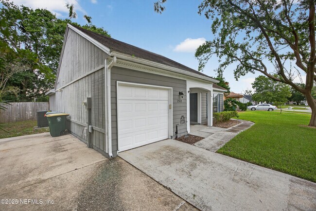 Photo - 2512 Bluffton Dr