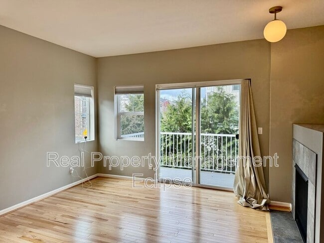 Photo - 305 127th St SE Unit #A