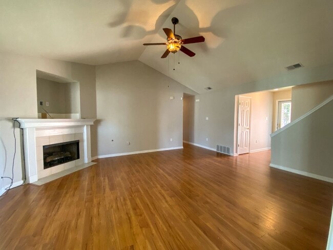 Photo - 3 bed, 2 bath house with fresh paint, appliances in Southaven