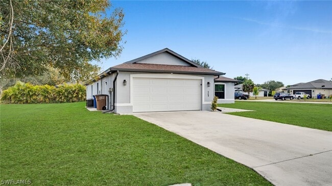 Photo - 569 Croydon Ave S