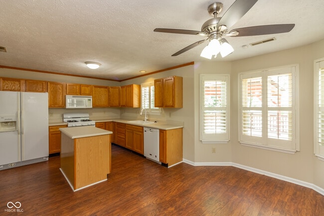 Photo - 4854 Oakleigh Pkwy