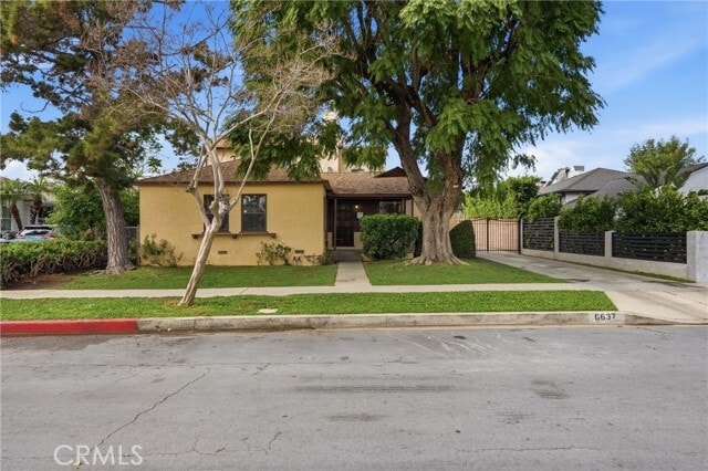 Photo - 6637 Balcom Ave