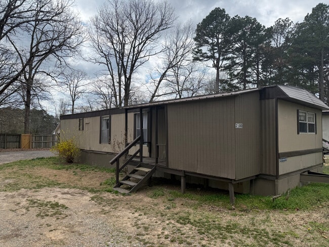 Photo - 2100 Roach St