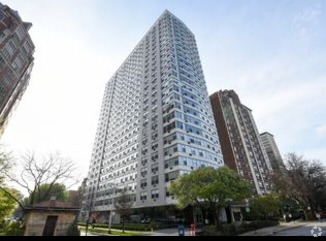 Building Photo - 3900 N Lake Shore Dr Unit 3E Rental