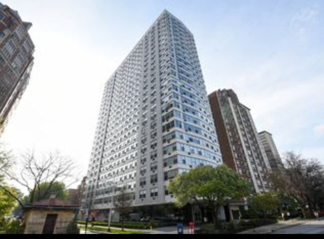 Photo - 3900 N Lake Shore Dr Condo Unit 3E