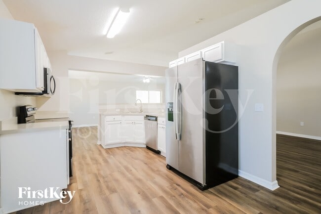 Photo - 117 King Arthur Ct