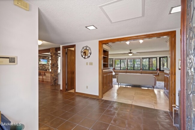 Photo - 10307 Donna Ave