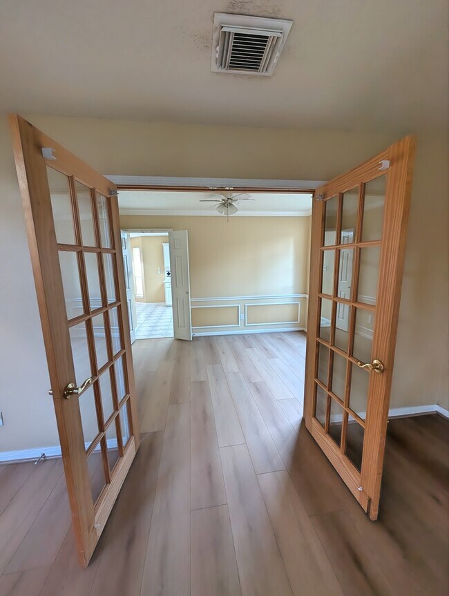 Photo - 18927 Hikers Trail Dr