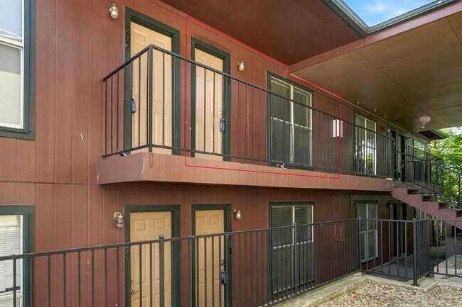 2319 Greenfield Pkwy Unidad 208