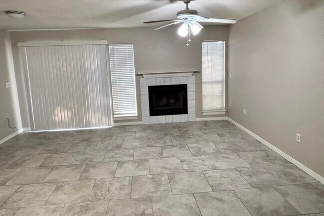 Photo - 606 Virginia Oak Ct