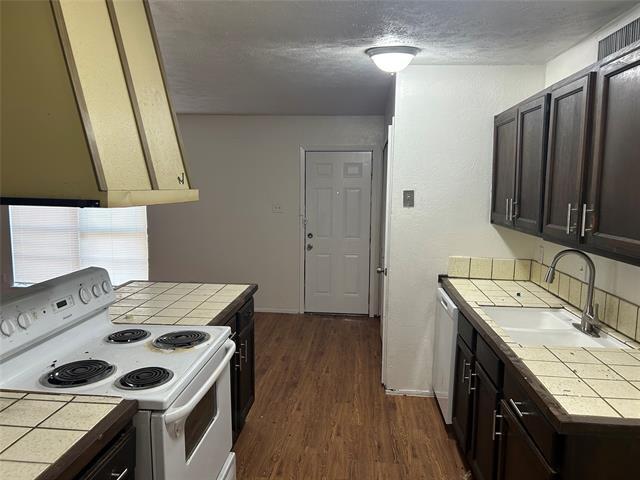 Photo - 1826 Legend Dr