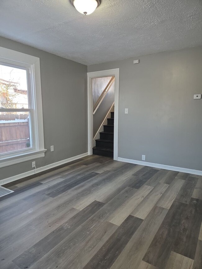 Photo - Quaint 3 bed 1.5 bath with detached garage close to everything