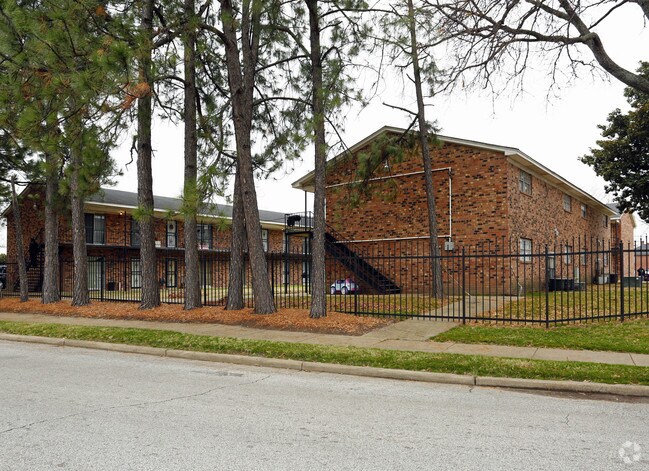 Building Photo - Merriwether