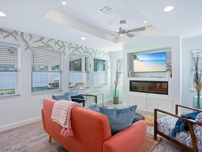 Building Photo - 784 11th St N