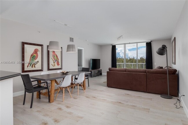 Photo - 14951 Royal Oaks Ln Unit 708