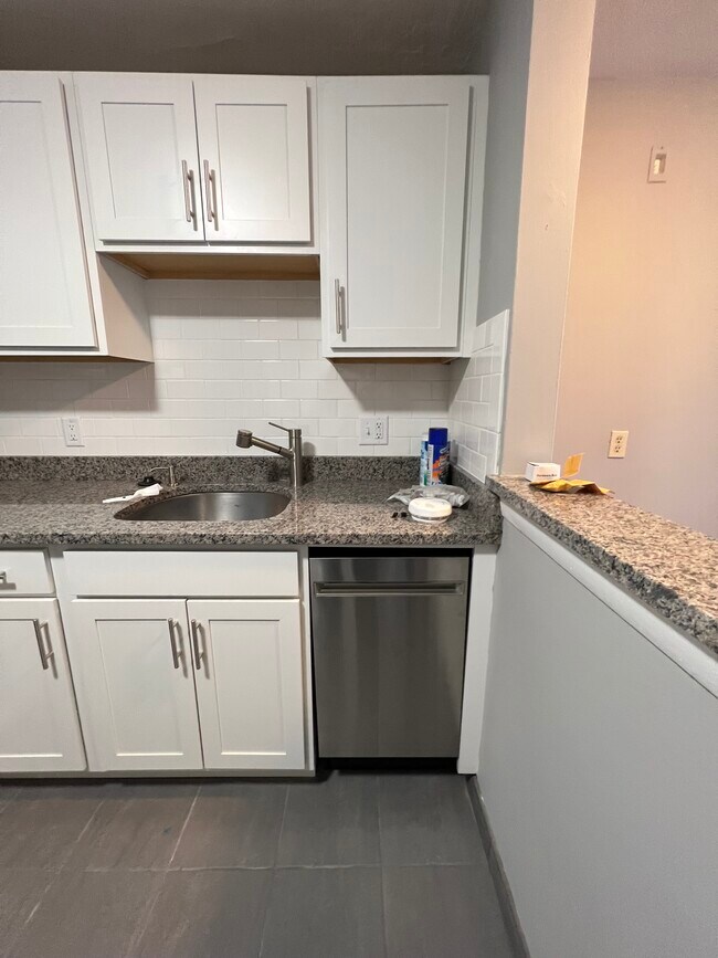 Photo - 14 Riverside St Unit 1-3D