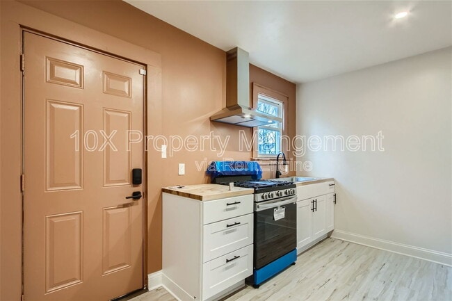 Photo - 1099 E 16th Ave