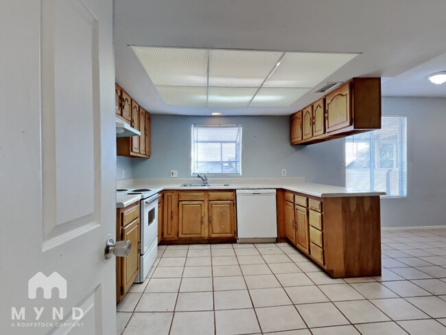 Photo - 1916 E Ardmore Dr