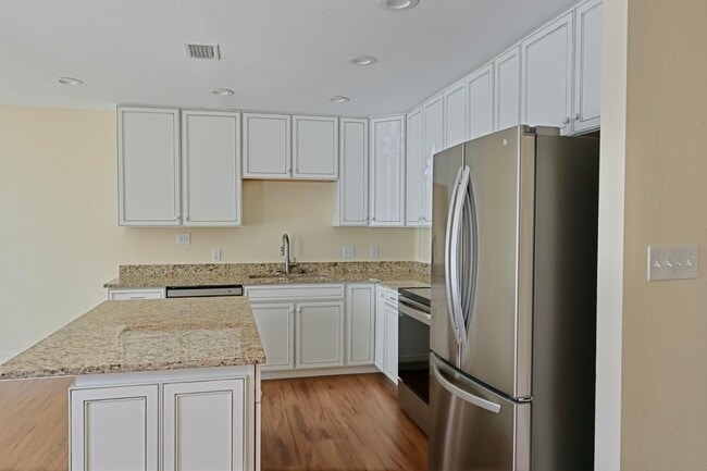 Photo - 2168 Paloma St