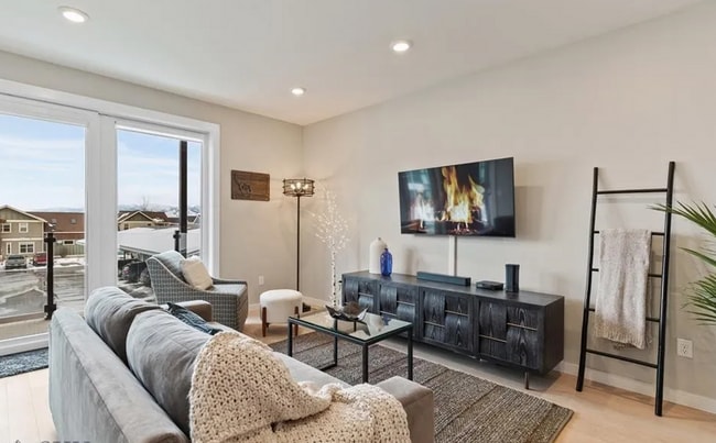 Photo - Furnished 1 bed 1 bath apartment close to MSU