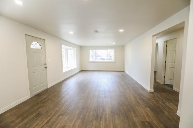 Photo - 5113 N McDonald Rd