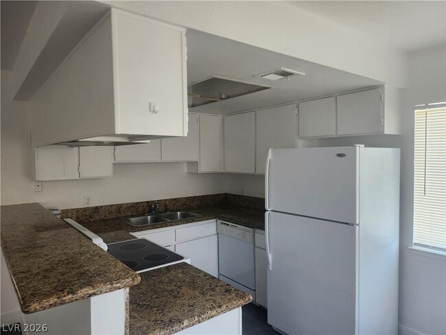 Photo - 3437 E Cheyenne Ave Unidad C