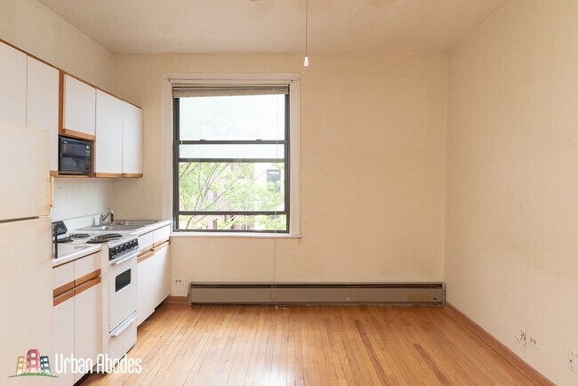 Photo - 633 W Barry Ave Unit A07C