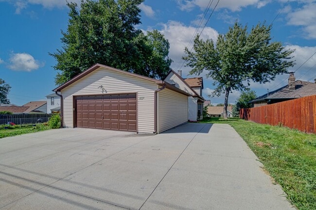 Photo - 4205 Pacific. Available June 2026.  3 bedroom, 2 bath, 2.5 car garage.  Does not qualify for gove...