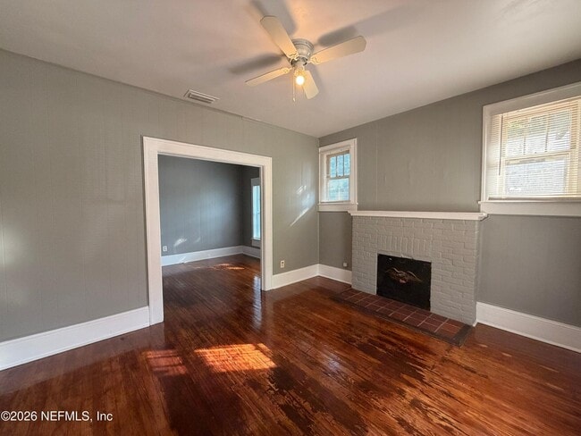 Photo - 919 Maynard St