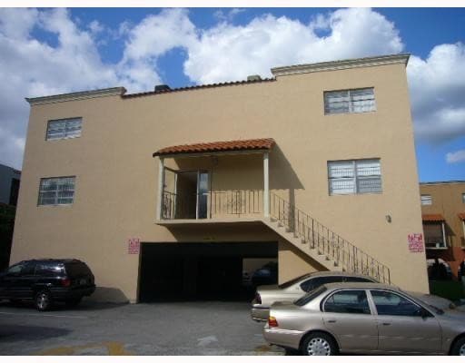 Photo - 1305 W 53rd St Unit 410