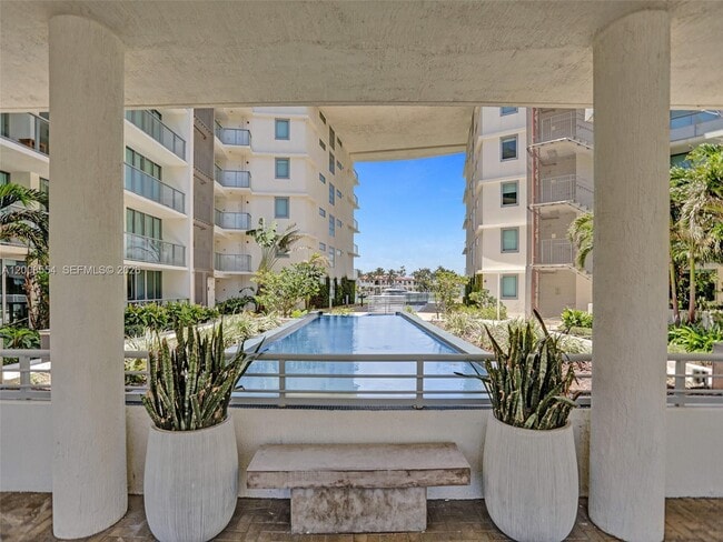 Photo - 6620 Indian Creek Dr Unit 114