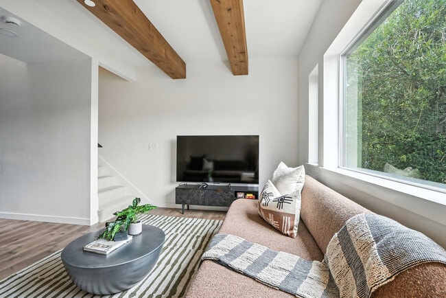 Photo - 925 NE 23rd Ave Unit ID1309839P